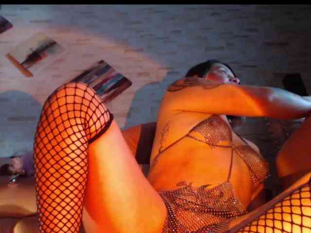 AdeleGreyhot webcam