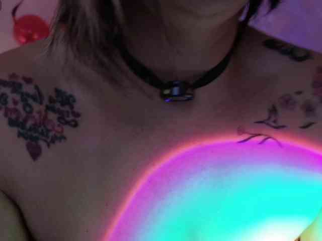 Modelo: AdeleGreyhot