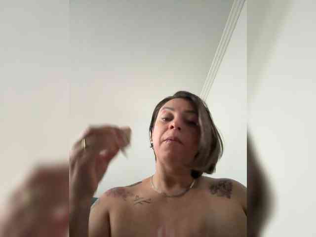 AdeleGreyhot webcam