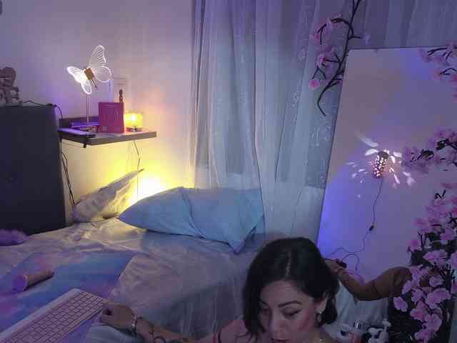 AdeleGreyhot webcam