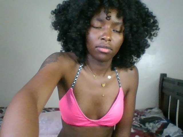 Ebony-slut254 live cam on BongaCams