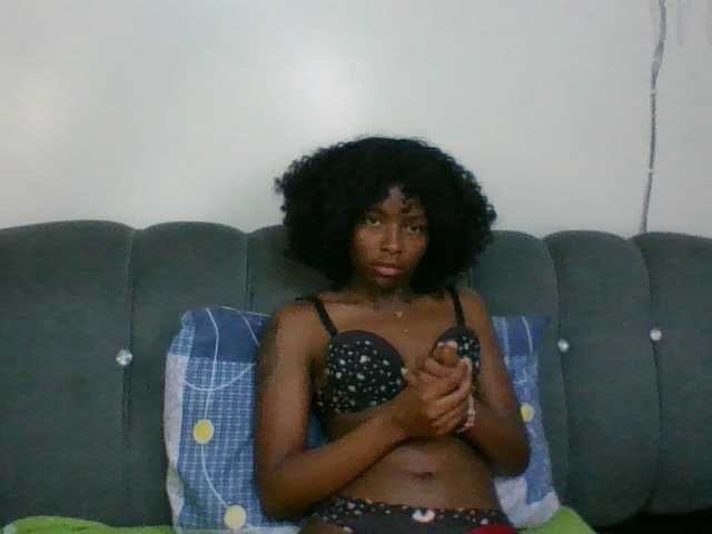Ebony-slut254 live webcam show