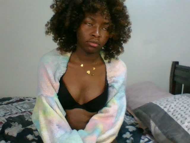 Ebony-slut254 live cam on BongaCams