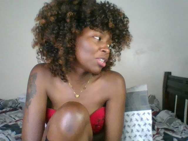 Ebony-slut254 live cam on BongaCams