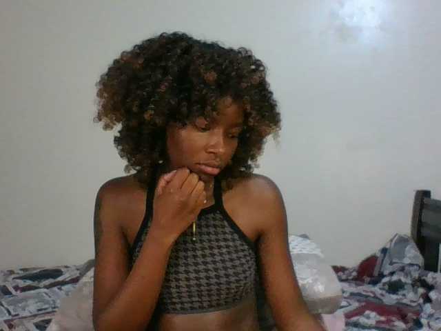 Ebony-slut254 live cam on BongaCams