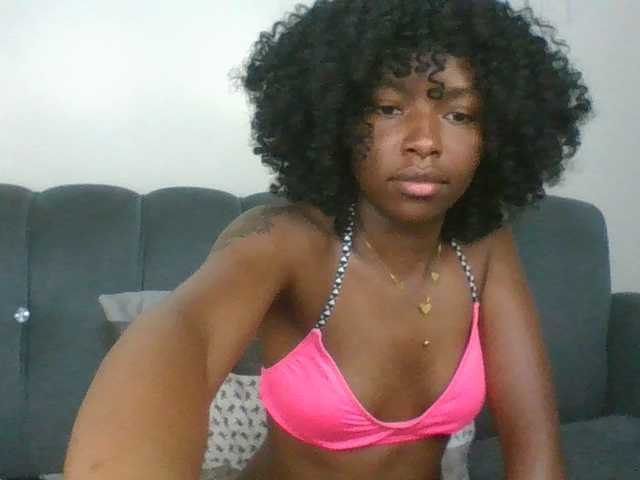 Ebony-slut254 live cam on BongaCams