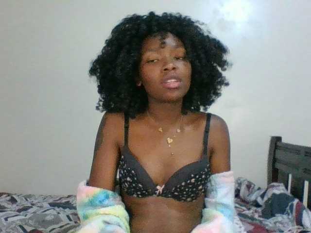 Ebony-slut254 live cam on BongaCams