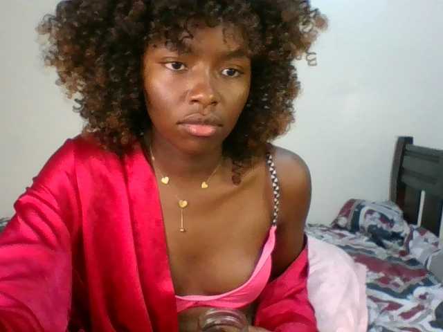 Ebony-slut254 live cam on BongaCams
