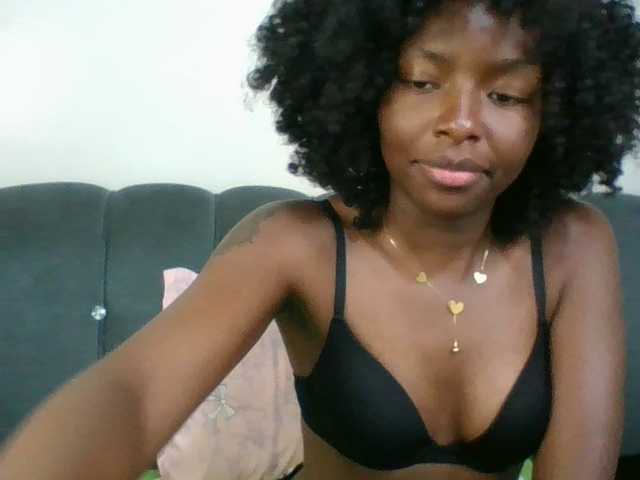 Ebony-slut254 live cam on BongaCams