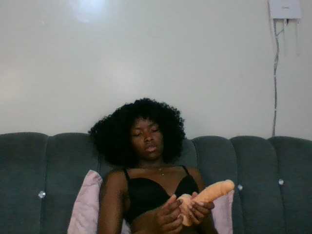 Ebony-slut254 live webcam show