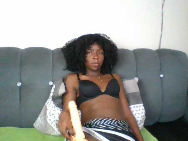 Ebony-slut254 live cam on BongaCams