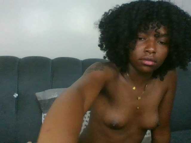 Ebony-slut254 live cam on BongaCams