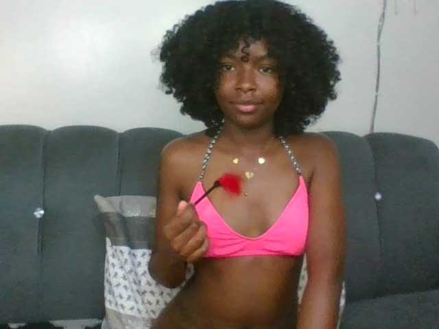 Ebony-slut254 live cam on BongaCams