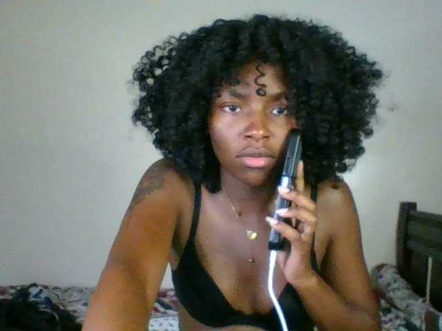 Ebony-slut254 live webcam show