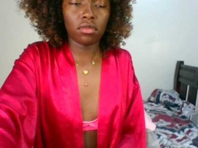 Ebony-slut254 live cam on BongaCams