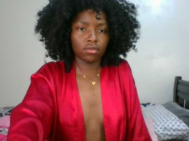 Ebony-slut254 live cam on BongaCams