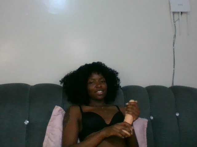 Ebony-slut254 live cam on BongaCams