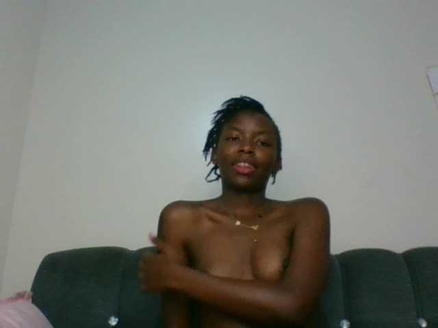 Ebony-slut254 live cam on BongaCams