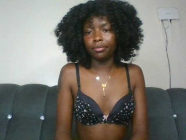 Ebony-slut254 live cam on BongaCams
