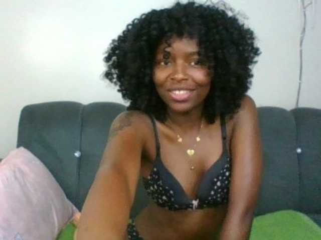 Ebony-slut254 live cam on BongaCams