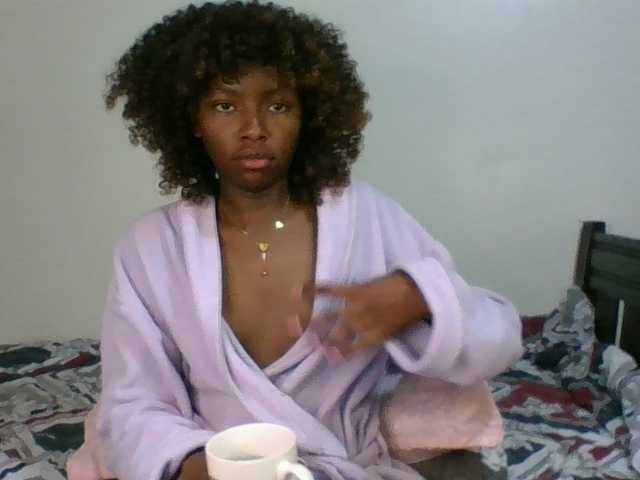 Ebony-slut254 live cam on BongaCams