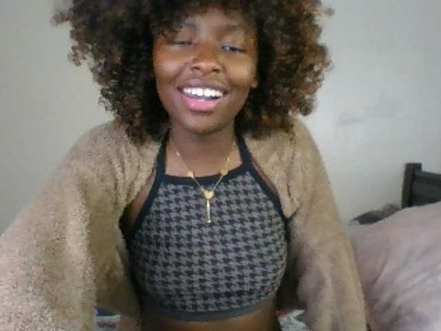 Ebony-slut254 live cam on BongaCams