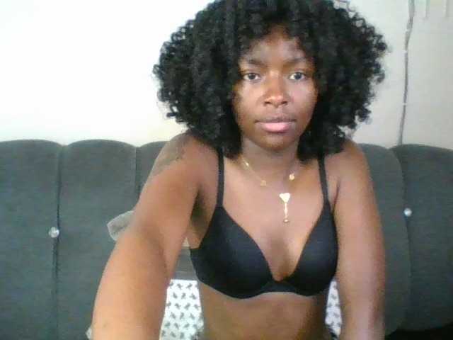 Ebony-slut254 live cam on BongaCams