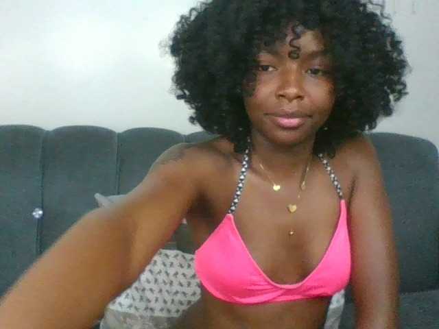 Ebony-slut254 live cam on BongaCams