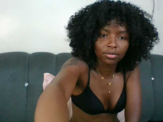 Ebony-slut254 live cam on BongaCams