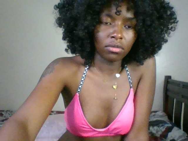Ebony-slut254 live cam on BongaCams