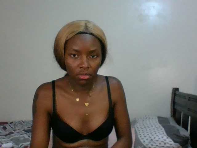 Ebony-slut254 live cam on BongaCams