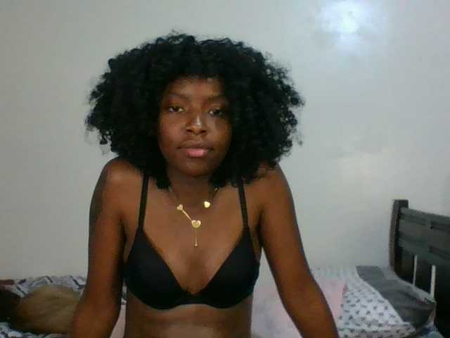 Ebony-slut254 live cam on BongaCams