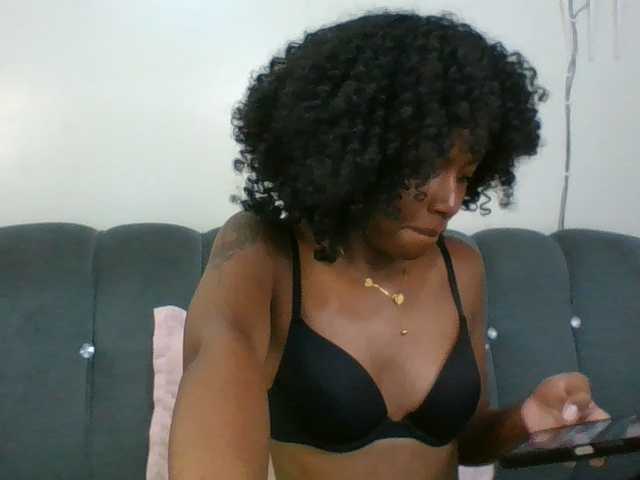 Ebony-slut254 live webcam show