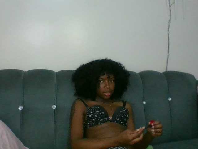 Ebony-slut254 live cam on BongaCams