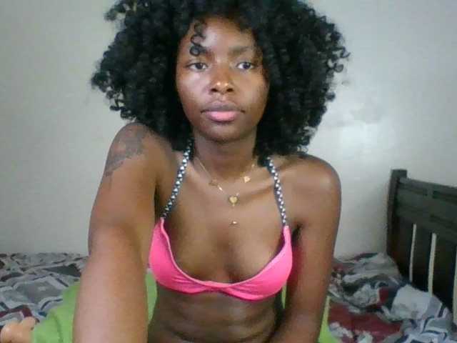 Ebony-slut254 live webcam show
