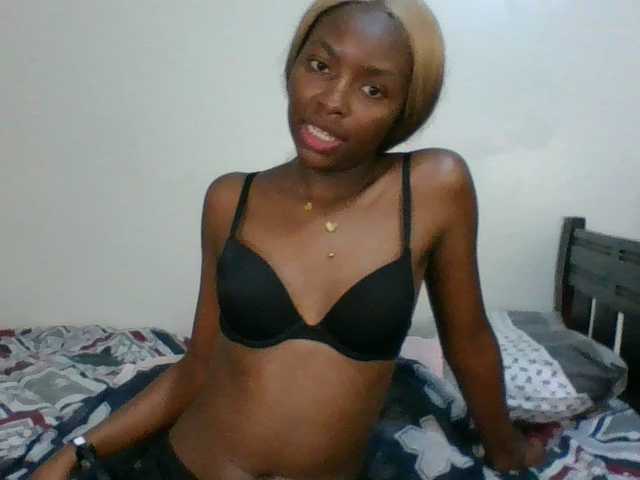 Ebony-slut254 live webcam show