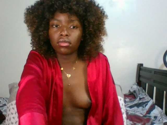 Ebony-slut254 live cam on BongaCams