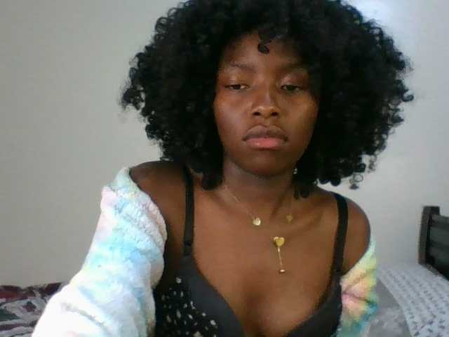 Ebony-slut254 live webcam show