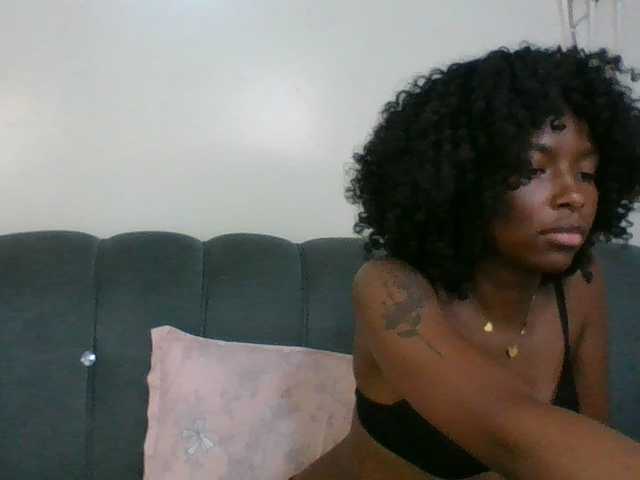 Ebony-slut254 live cam on BongaCams