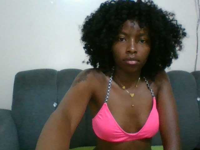 Ebony-slut254 live cam on BongaCams