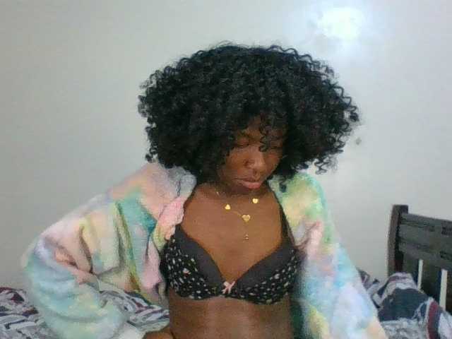 Ebony-slut254 live cam on BongaCams