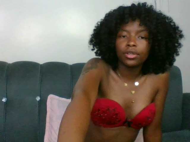 Ebony-slut254 live cam on BongaCams