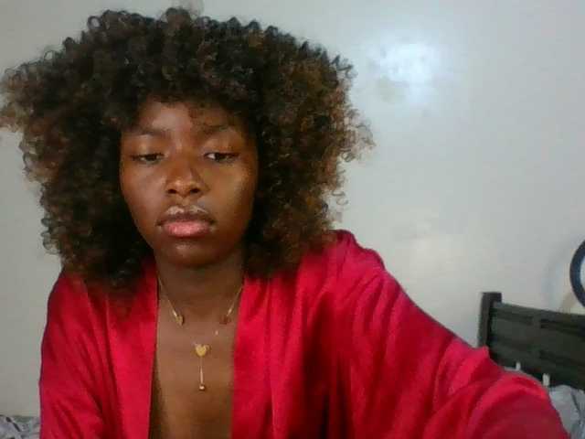 Ebony-slut254 live cam on BongaCams