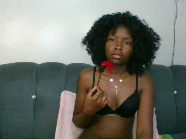Ebony-slut254 live cam on BongaCams