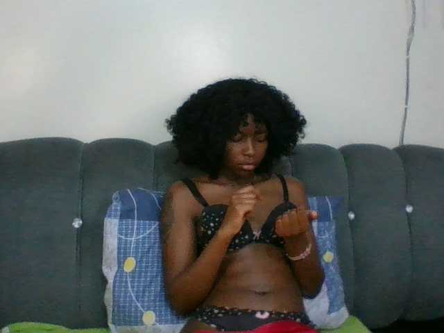 Ebony-slut254 Live Cam on BongaCams