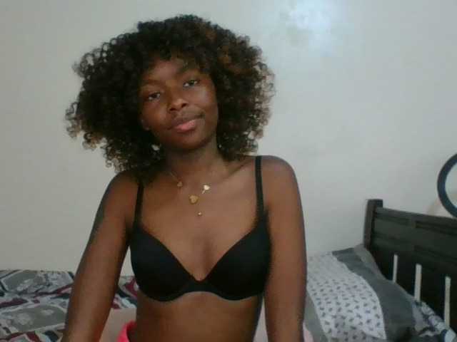 Ebony-slut254 live cam on BongaCams