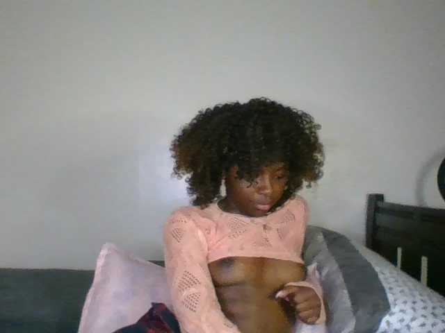 Ebony-slut254 live cam on BongaCams