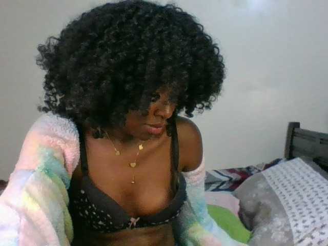 Ebony-slut254 live cam on BongaCams