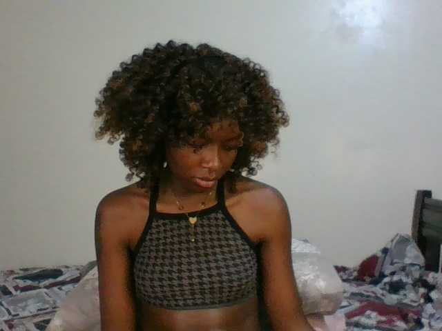 Ebony-slut254 live cam on BongaCams