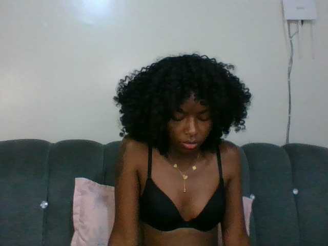 Ebony-slut254 live cam on BongaCams